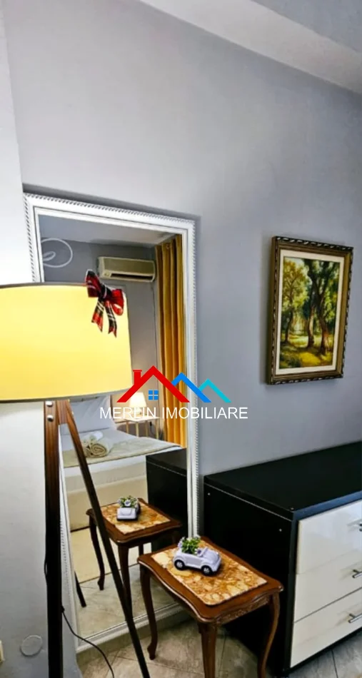 Tirane, jepet me qera apartament 1+1+Ballkon Kati 4, 75 m² 644 € (Rruga e Kavajes)