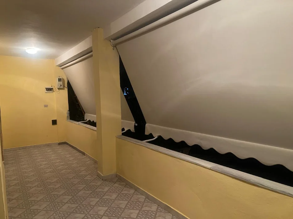 🏡 Jepet nje Hyrje  2+1📍 Në Ali Dem afer Mangalemit,  400 MIJE LEKE