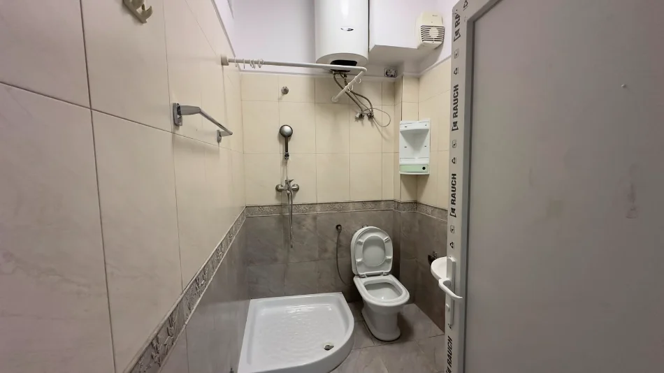 Tirane, jap me qera apartament 1+1 Kati 1, 74 m² 760 € (Shallvaret)