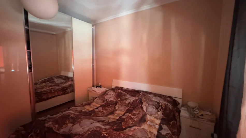 Tirane, jap me qera apartament 2+1+Ballkon Kati 8, 116 m² 900 € (Ish Ekspozita)