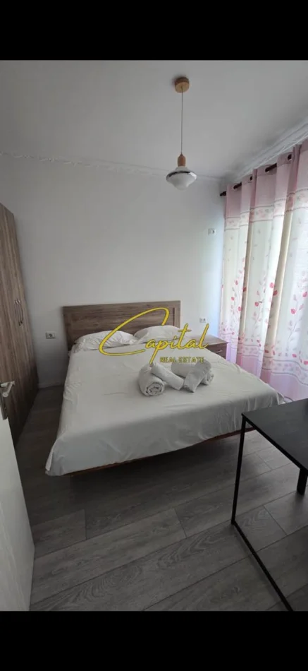 Tirane, jepet me qera apartament 1+1 Kati 2, 65 m² 550 € (SELVIA)