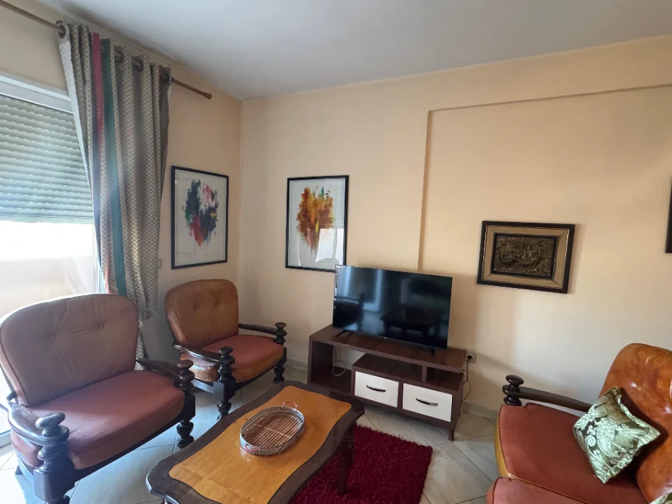 Tirane, jepet me qera apartament 1+1+Aneks+Ballkon Kati 6, 93 m² 550 € (ish stacioni i trenit)