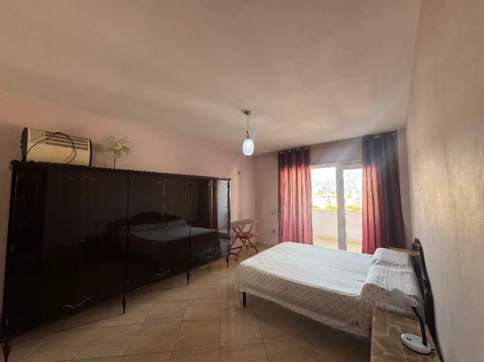 Tirane, jepet me qera apartament 1+1+Aneks+Ballkon Kati 6, 93 m² 550 € (medreseja)