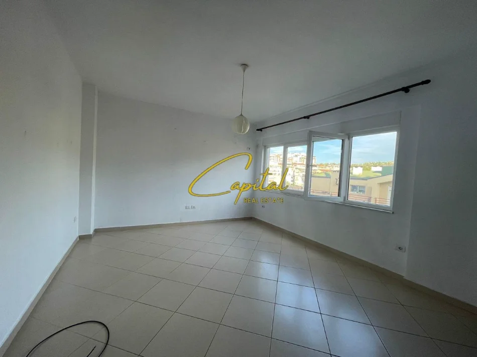 Tirane, jepet me qera apartament 1+1 Kati 4, 75 m² 400 € (LIQENI I THATE)