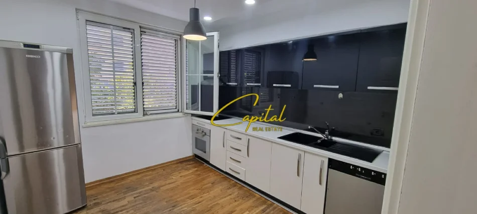 Tirane, jepet me qera apartament 2+1 Kati 3, 80 m² 900 € (SHESHI WILLSON)