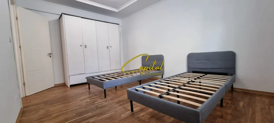 Tirane, jepet me qera apartament 2+1 Kati 3, 80 m² 900 € (SHESHI WILLSON)
