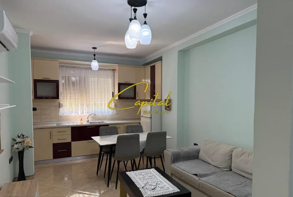 Tirane, jepet me qera apartament 2+1 Kati 3, 67 m² 550 € (MATERNITETI I RI)