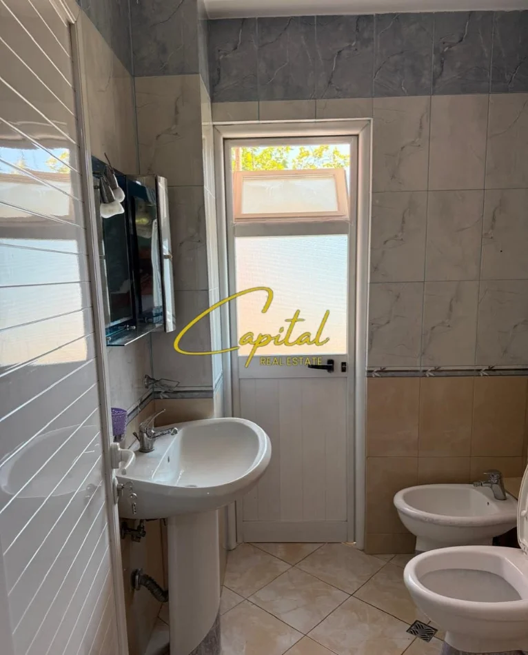 Tirane, jepet me qera apartament 2+1 Kati 3, 67 m² 550 € (MATERNITETI I RI)