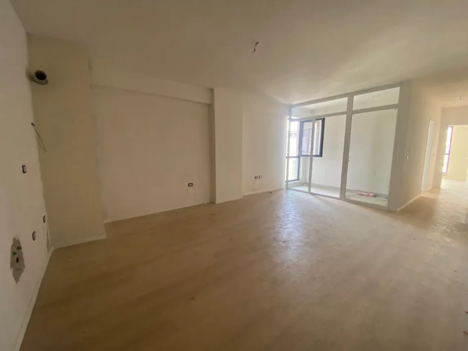 Tirane, shitet apartament 2+1 Kati 9, 91 m² 155.720 € (Ish Fusha e Aviacionit)