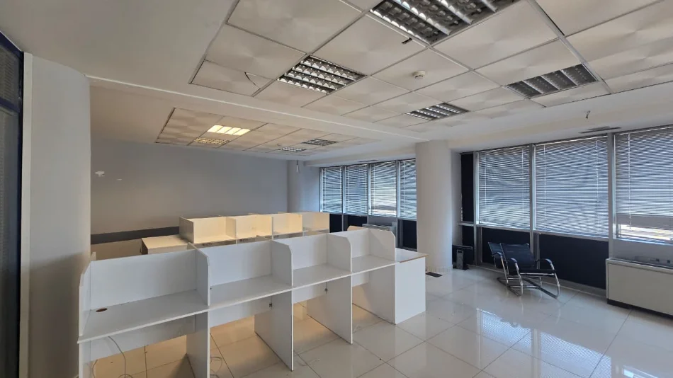 Tirane, jepet me qera zyre , 50 m² 600 € (selvia , rruga e dibres , gjimnazi partizani)