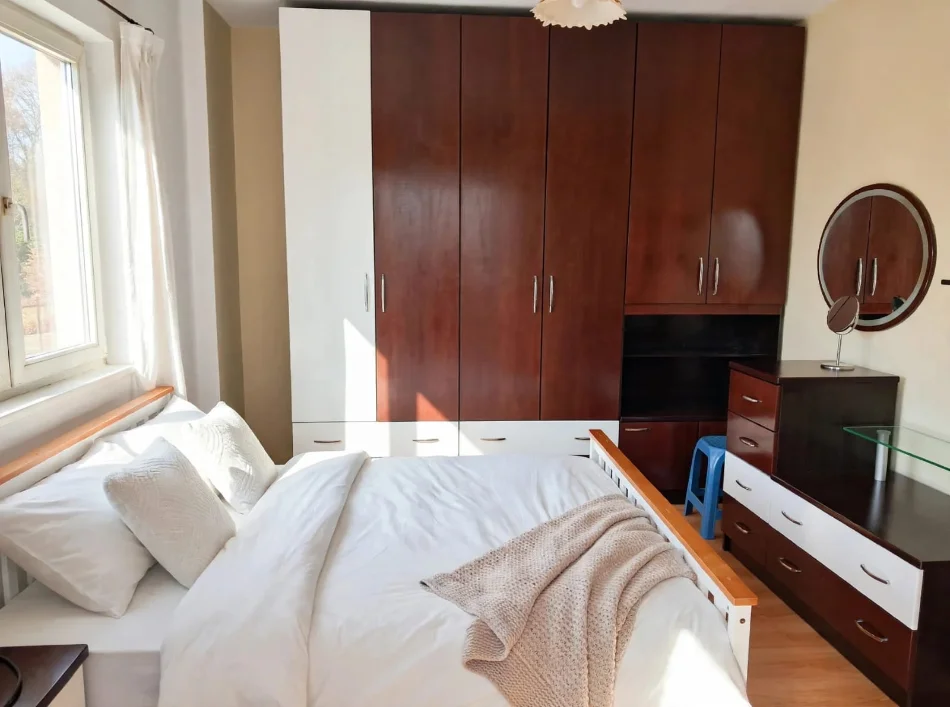 Tirane, jepet me qera apartament 1+1+Aneks+Ballkon Kati 6, 78 m² 600 € (qender , sheshi skenderbej)