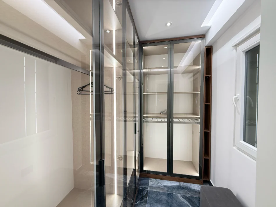 Tirane, jepet me qera apartament 2+1+Ballkon Kati 3, 120 m² 1.500 € (Kopshti Botanik)
