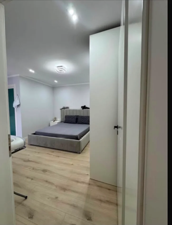🏡 APARTAMENT 2+1 ME QERA – ALI DEMI, TIRANË ,500 €
