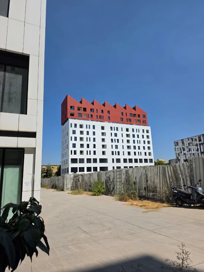 SHITET: Penthouse Duplex 🏘 2+1+2wc & Ballkon (📍Kompleksi Square21 ) - 21 Dhjetori | 102.91 m² (Çmimi 255.000€) 🧭 ✨️
