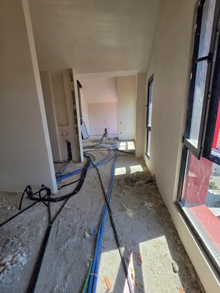 SHITET: Penthouse Duplex 🏘 2+1+2wc & Ballkon (📍Kompleksi Square21 ) - 21 Dhjetori | 102.91 m² (Çmimi 255.000€) 🧭 ✨️