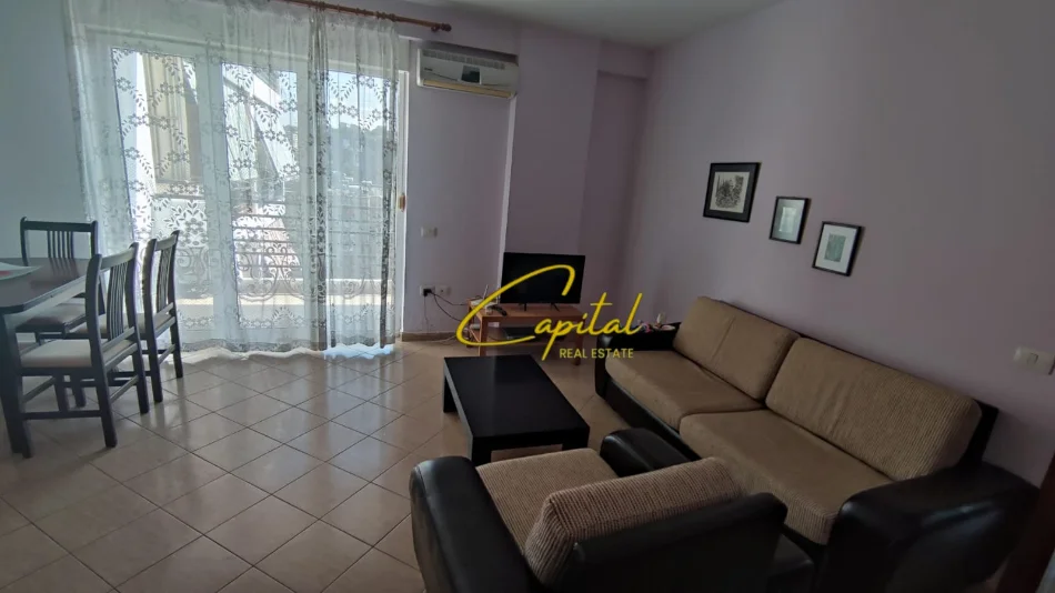 Tirane, jepet me qera apartament 1+1 Kati 5, 78 m² 400 € (ALI DEMI)