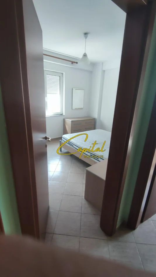 Tirane, jepet me qera apartament 1+1 Kati 5, 78 m² 400 € (ALI DEMI)