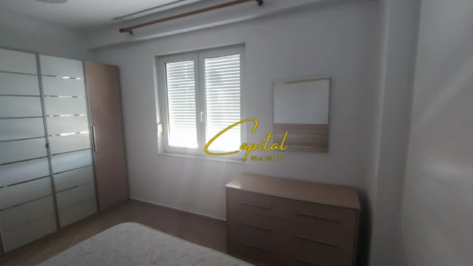 Tirane, jepet me qera apartament 1+1 Kati 5, 78 m² 400 € (ALI DEMI)