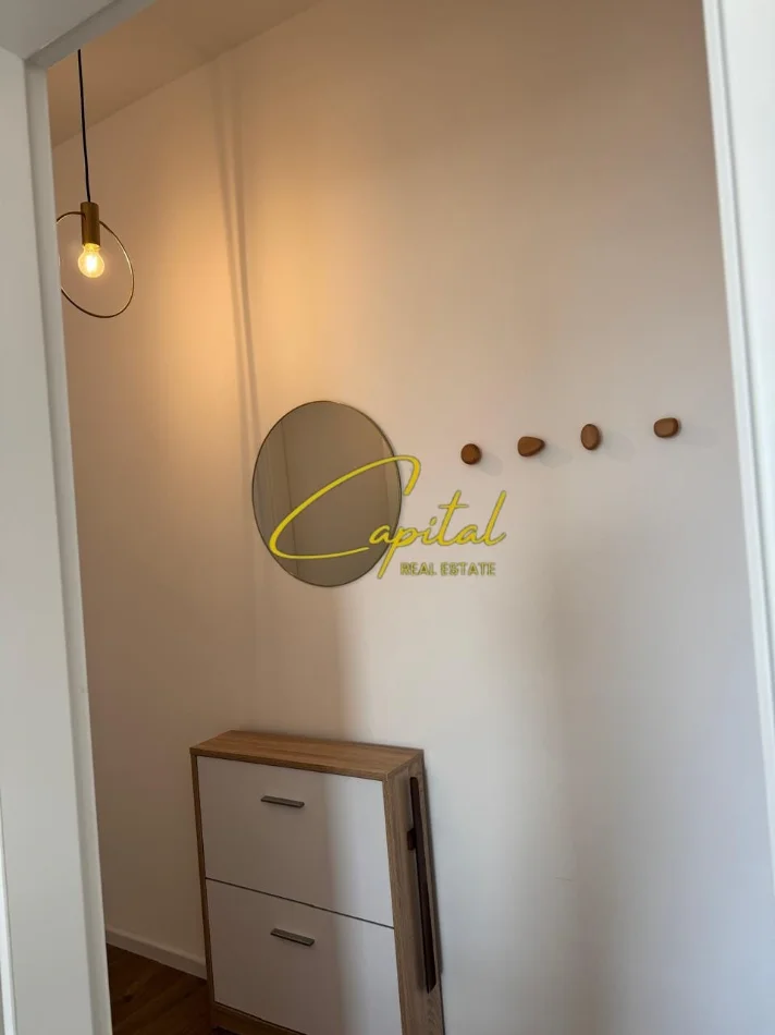 Tirane, jepet me qera apartament 1+1 Kati 2, 55 m² 470 € (FRESKU)