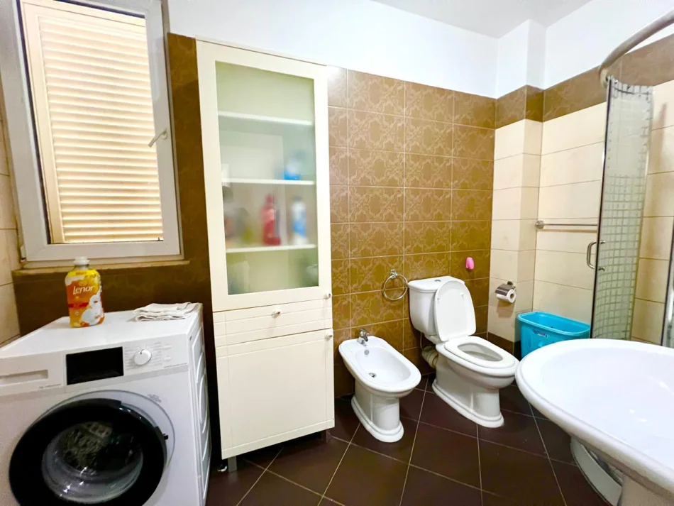 Tirane, jepet me qera apartament 2+1+Ballkon Kati 1, 100 m² 750 € (Kodra e Diellit 1)