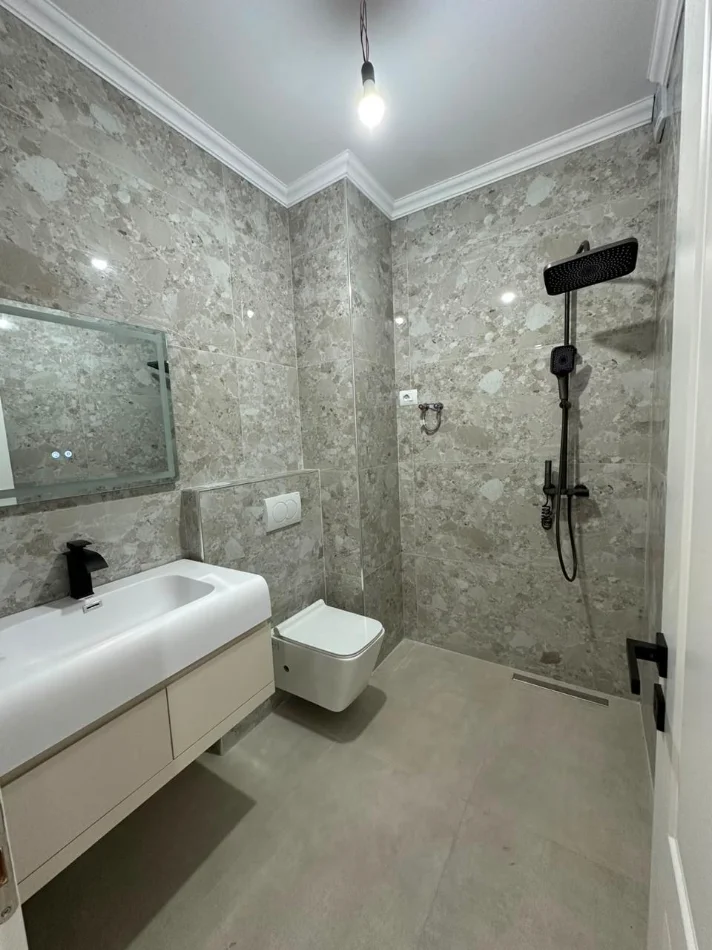 Tirane, jepet me qera apartament 2+1 Kati 3, 100 m² 700 € 