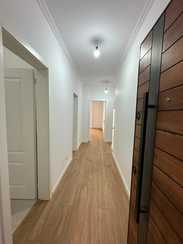Tirane, jepet me qera apartament 2+1 Kati 4, 94 m² 700 € (Rruga e Bogdanëve)