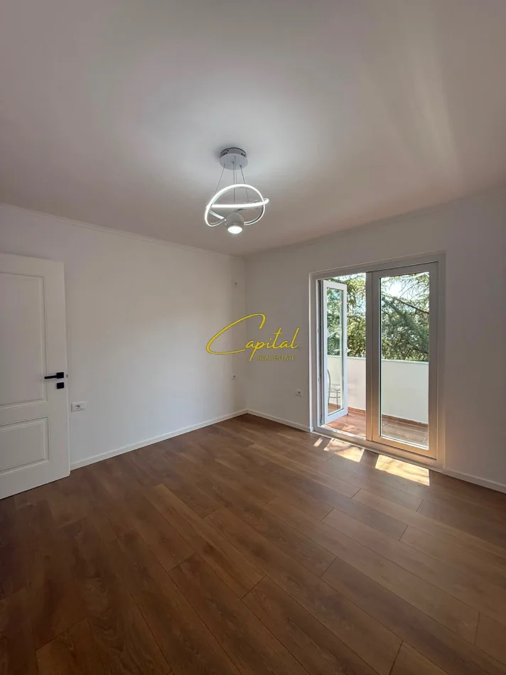 Tirane, shitet apartament 1+1 Kati 4, 53 m² 118.000 € (XHAMLLIKU)