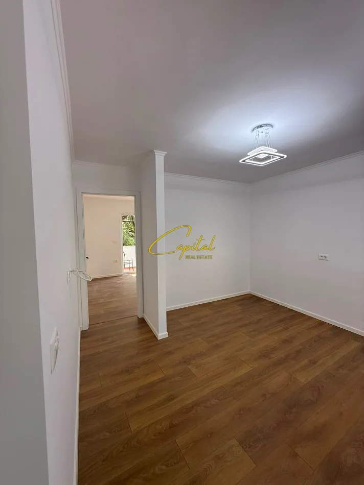 Tirane, shitet apartament 1+1 Kati 4, 53 m² 118.000 € (XHAMLLIKU)