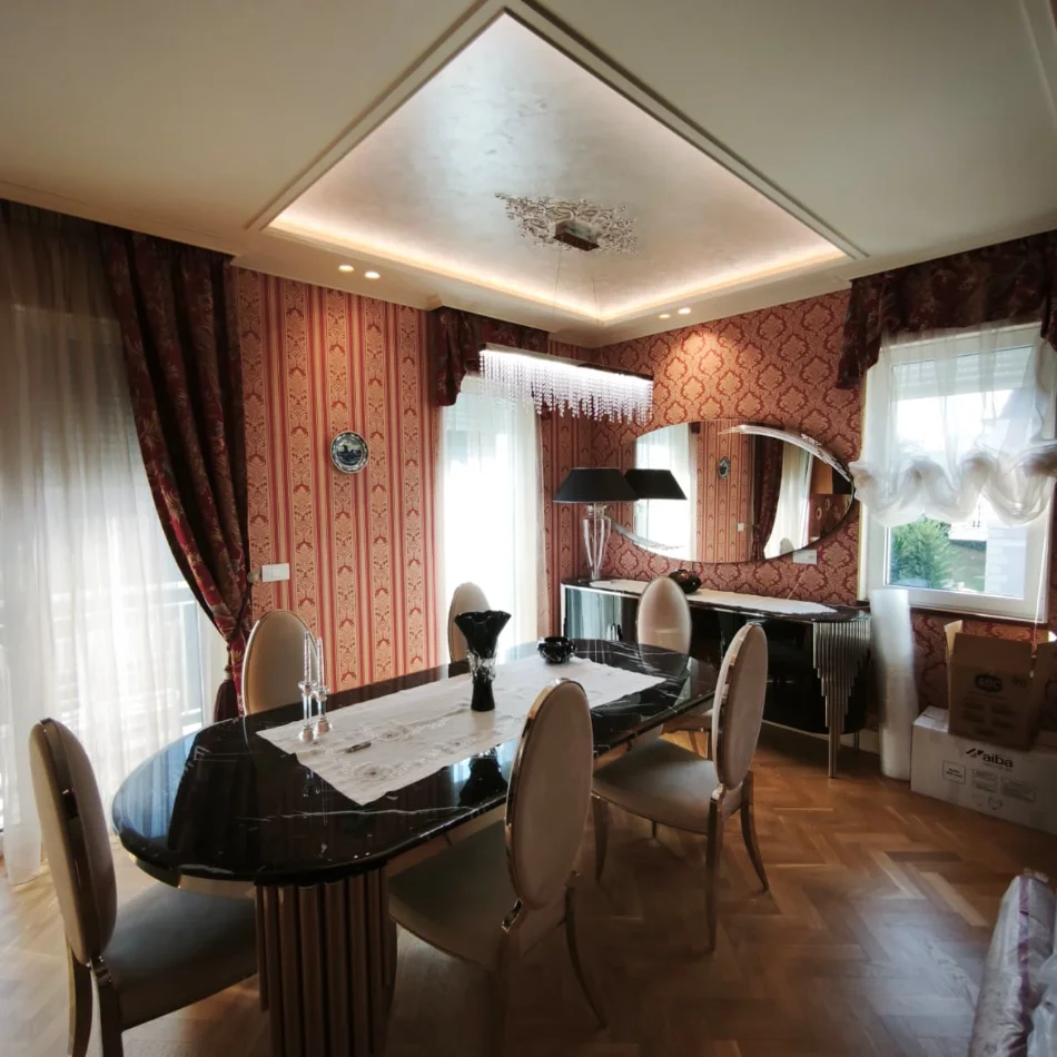 Tirane, jepet me qera apartament 2+1+Ballkon Kati 1, 120 m² 1.800 € (JOY RESIDENCE TEG)