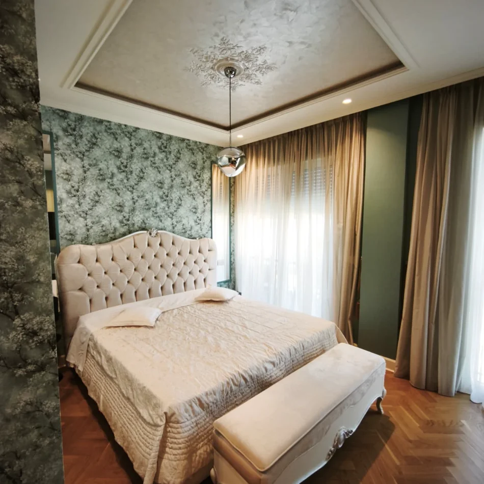 Tirane, jepet me qera apartament 2+1+Ballkon Kati 1, 120 m² 1.800 € (JOY RESIDENCE TEG)