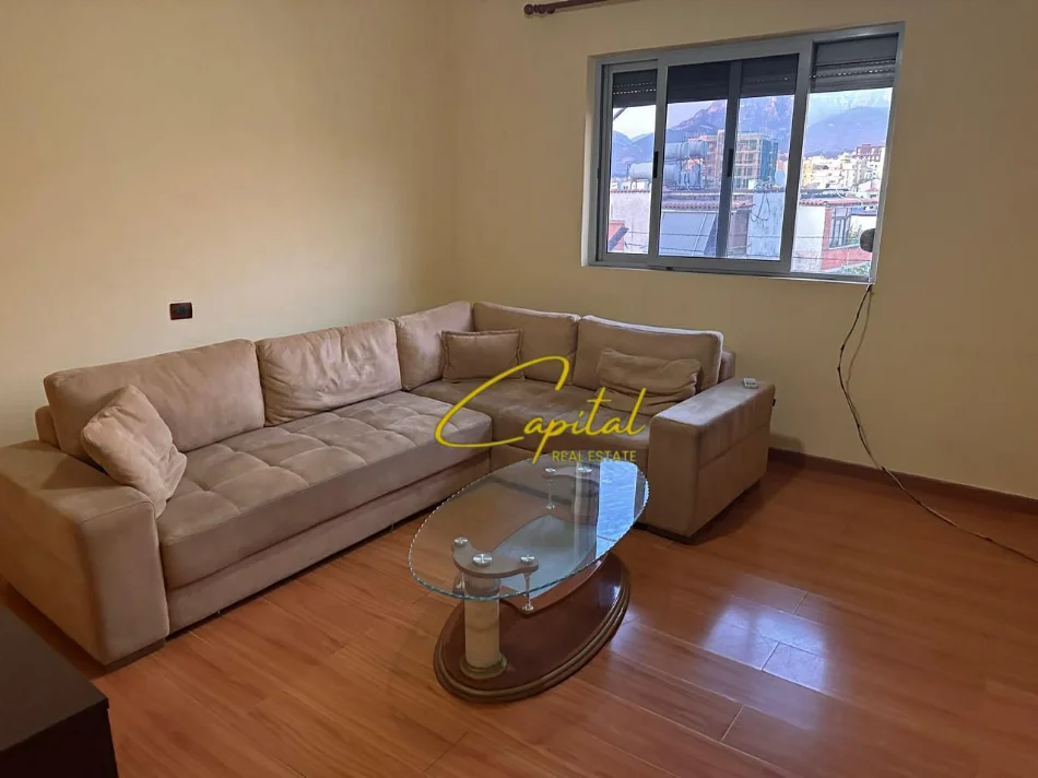 Tirane, jepet me qera apartament 2+1 Kati 4, 80 m² 500 € (FAKULTETI I MJEKESISE)