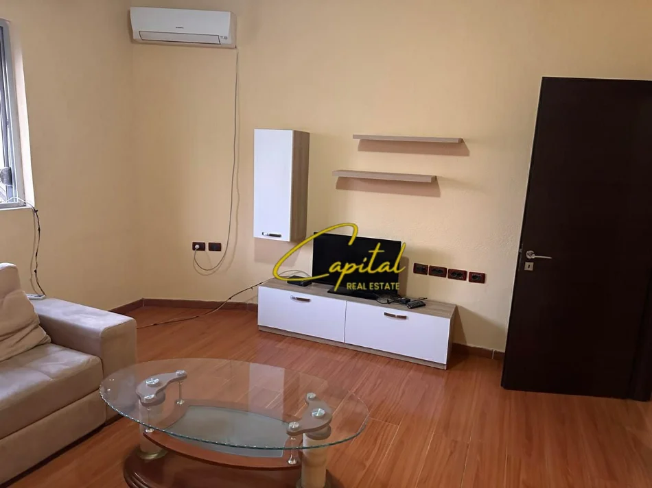 Tirane, jepet me qera apartament 2+1 Kati 4, 80 m² 500 € (FAKULTETI I MJEKESISE)