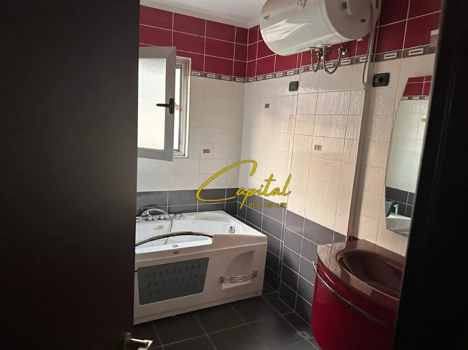 Tirane, jepet me qera apartament 2+1 Kati 4, 80 m² 500 € (FAKULTETI I MJEKESISE)