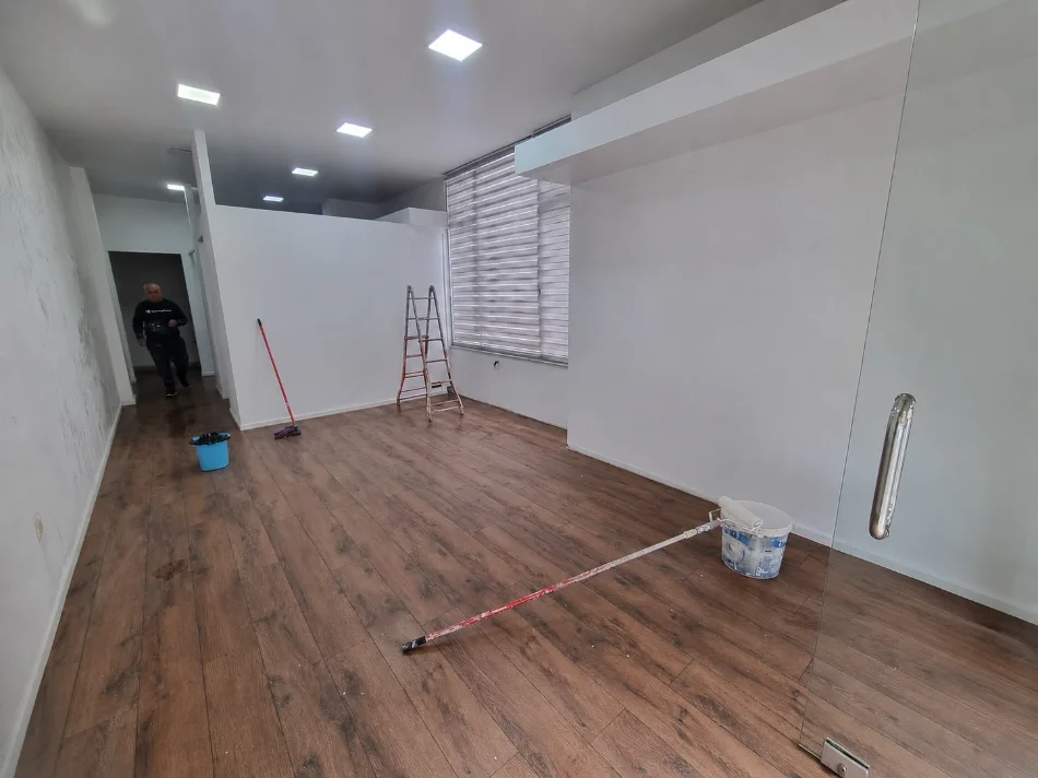 Tirane, jepet me qera ambjent biznesi Kati 0, 50 m² 599 € (Myslym Shyri)