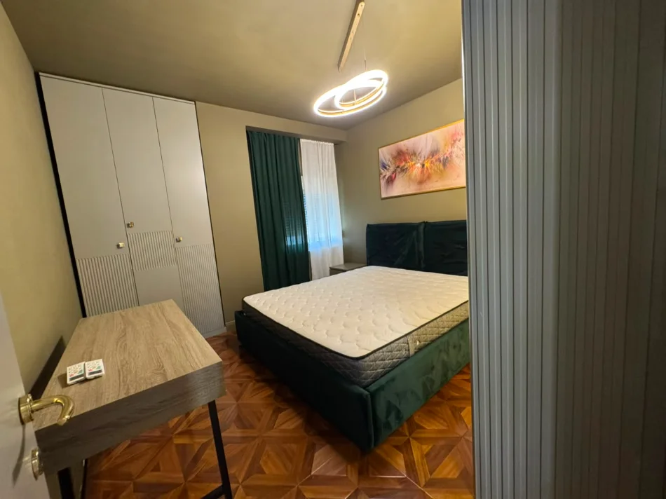 Tirane, jepet me qera apartament 3+1+Aneks+Ballkon , 120 m² 1.500 € (Zogu i Zi)