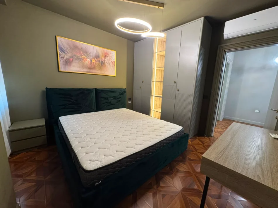 Tirane, jepet me qera apartament 3+1+Aneks+Ballkon , 120 m² 1.500 € (Zogu i Zi)
