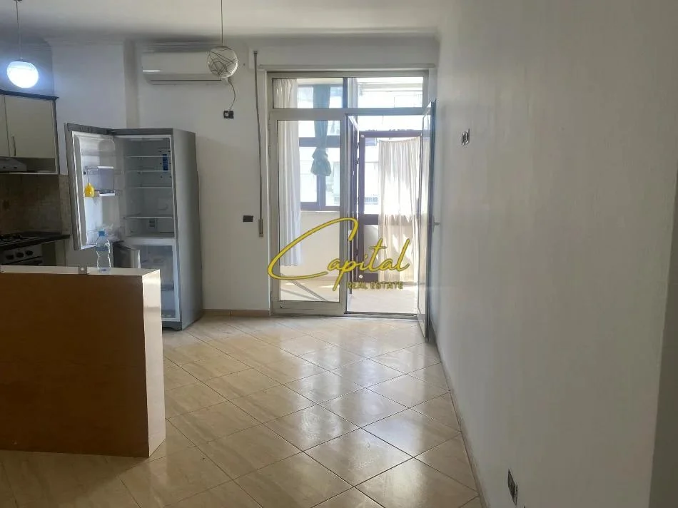 Tirane, jepet me qera apartament 2+1 Kati 3, 93 m² 500 € (PAZARI I RI)