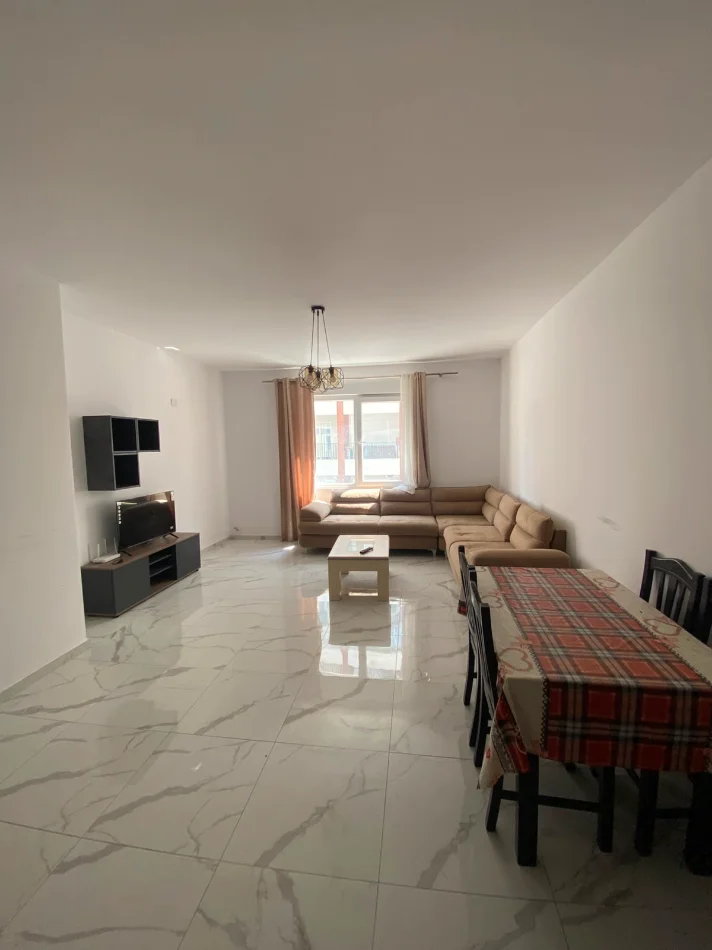 Tirane, jepet me qera apartament 1+1+Ballkon Kati 2, 65 m² 400 € (Tek Bushgjoka,Kamez)