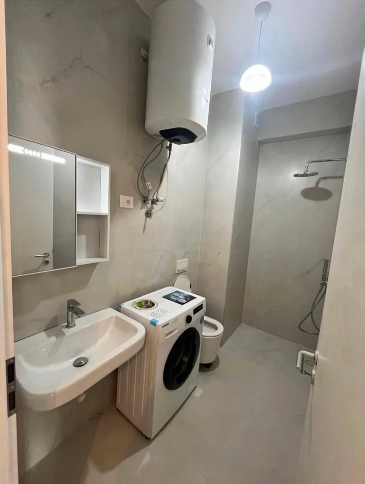 Tirane, jepet me qera apartament 1+1 Kati 3, (Ali Demi)
