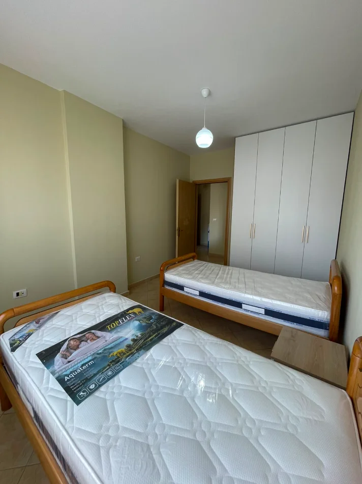 Tirane, jepet me qera apartament 2+1+Ballkon Kati 2, 100 m² 550 € (Astir)
