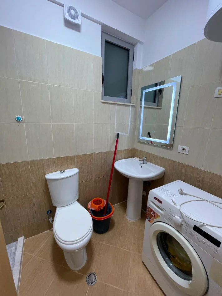 Tirane, jepet me qera apartament 2+1+Ballkon Kati 2, 100 m² 550 € (Astir)