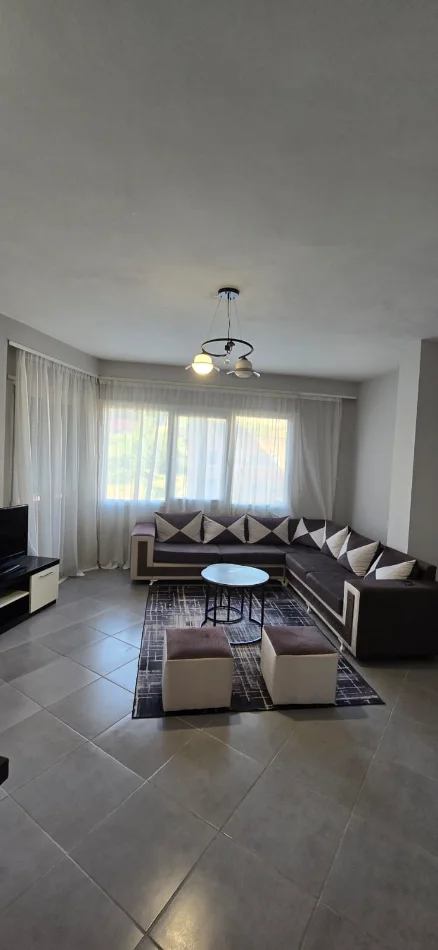 Tirane, jepet me qera apartament 1+1+Aneks+Ballkon , 480 € (liqeni i thate , kopshti botanik)