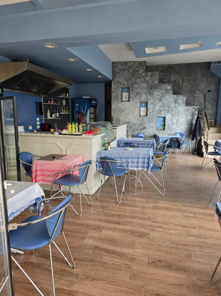 Jepet me qera Bar-kafe/ Restorant me vlere 1.000 € ne muaj ne Laprake