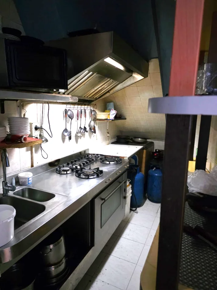 Jepet me qera Bar-kafe/ Restorant me vlere 1.000 € ne muaj ne Laprake