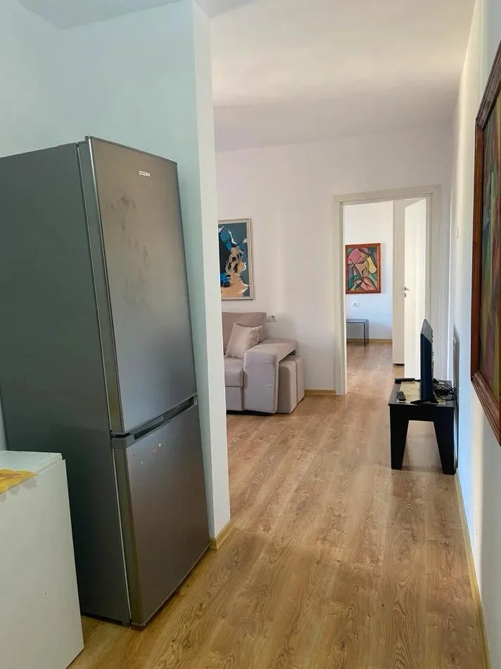 Tirane, jepet me qera apartament 1+1+Aneks+Ballkon Kati 2, 55 m² (Bulevardi Zogu i Pare)