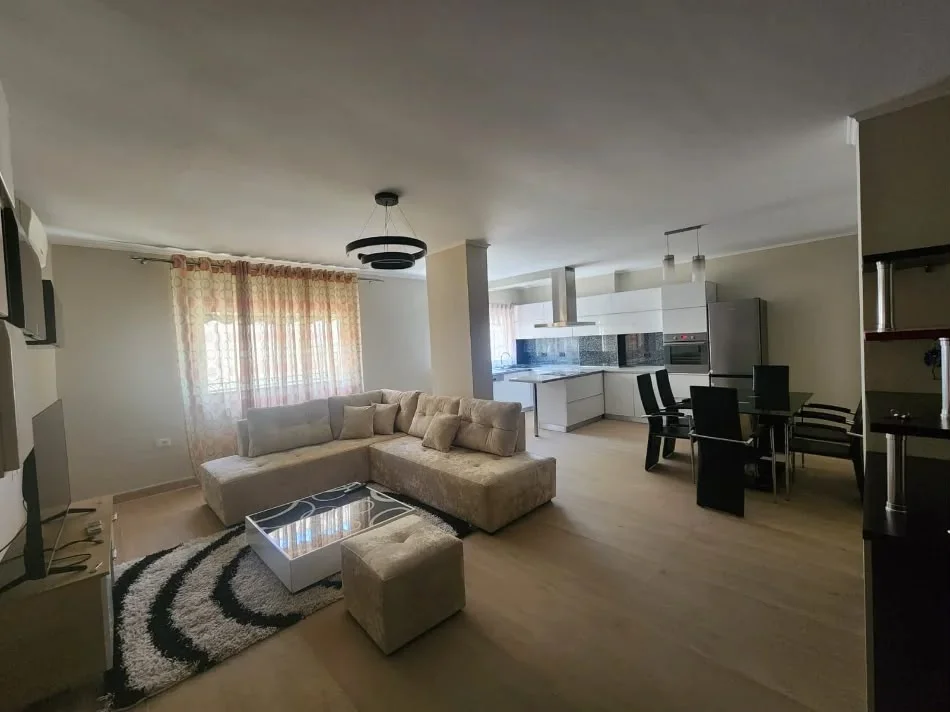 Tirane, jepet me qera apartament 2+1+Aneks+Ballkon Kati 4, 110 m² 
