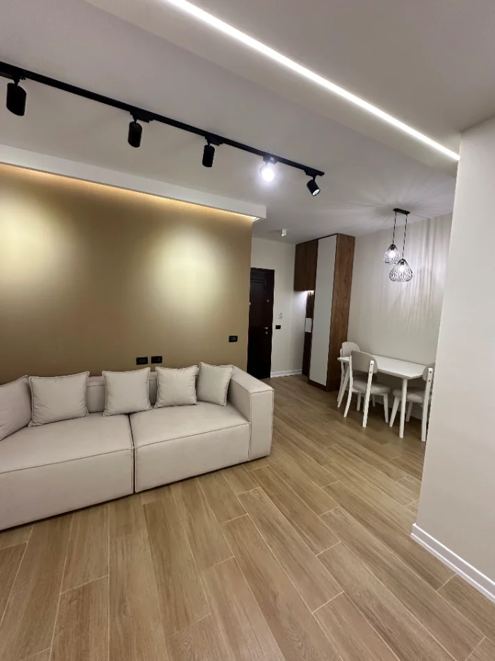 Tirane, shitet apartament 1+1+Aneks+Ballkon Kati 5, 61 m² 165.000 € (rruga mine peza)