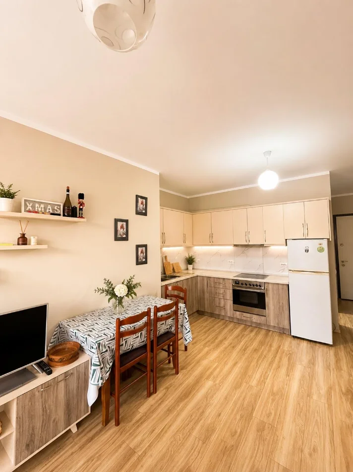 Tirane, jepet me qera apartament 1+1+Aneks+Ballkon Kati 5, 69 m² 520 € (laprake)