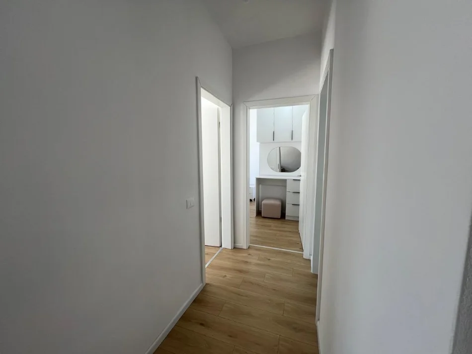 Tirane, jepet me qera apartament 2+1 Kati 9, 73 m² 518 € (Kompleksi Kadiu, Ali Demi, Tiranë.)