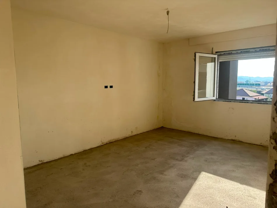 Tirane, shitet apartament 1+1 Kati 3, 78 m² 80.000 € (paskuqan)